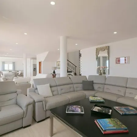 Villa Athena With Private Heated Pool And Sea Views *