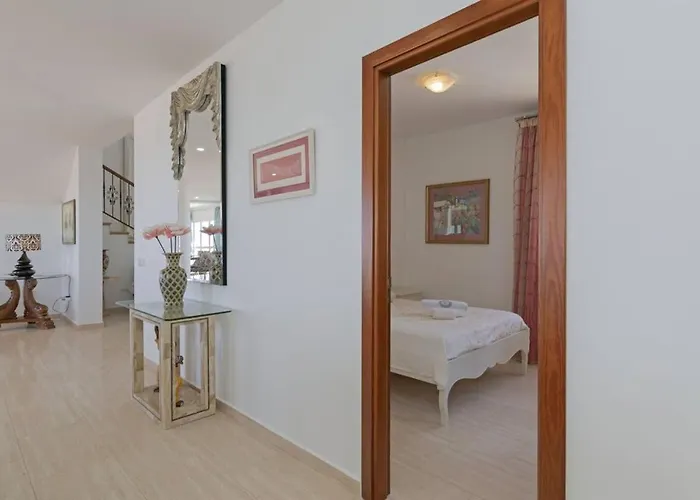 Villa Athena With Private Heated Pool And Sea Views Costa Adeje (Tenerife)