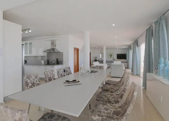 Villa Athena With Private Heated Pool And Sea Views Costa Adeje (Tenerife)