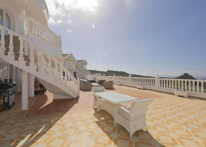 Villa Athena With Private Heated Pool And Sea Views Costa Adeje (Tenerife)