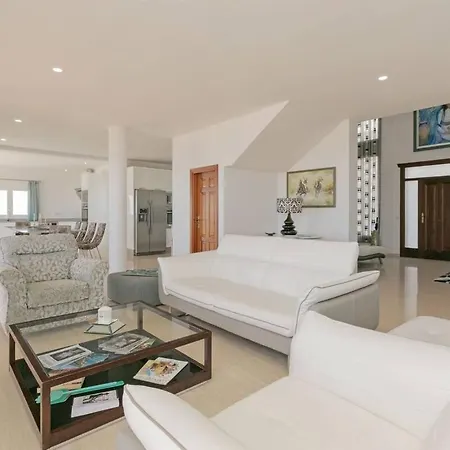 فيلة Athena With Private Heated Pool And Sea Views أذيخي