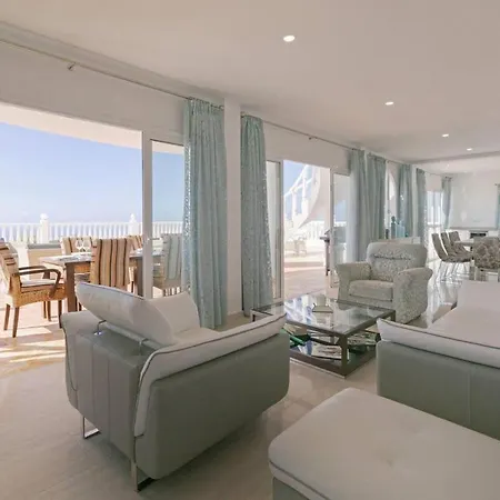 فيلة Athena With Private Heated Pool And Sea Views أذيخي