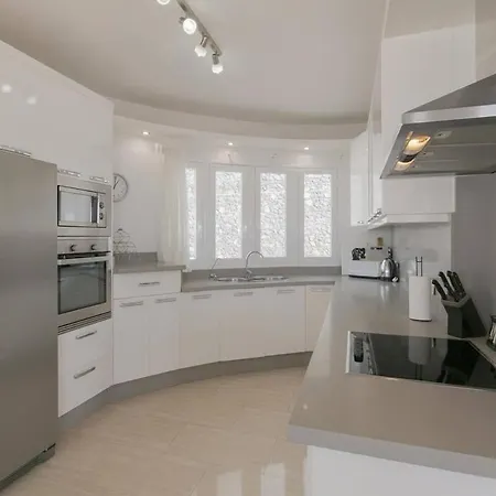 فيلة Athena With Private Heated Pool And Sea Views