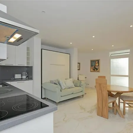 فيلة Athena With Private Heated Pool And Sea Views أذيخي